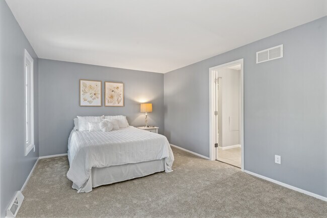 Foto del edificio - 238 Woodbridge Dr