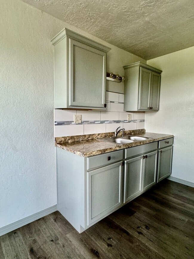 Foto del edificio - 505 Oak Ave - Ln