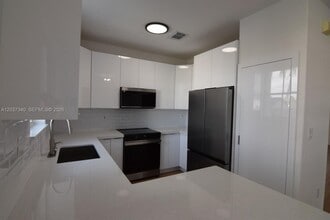 Building Photo - 7848 NW 114th Path