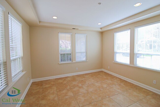 Building Photo - 5812 Cajon Way