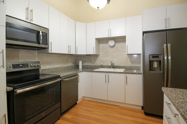Building Photo - 14256 Chestnut Dr