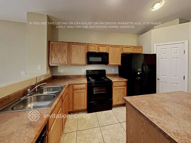 Building Photo - 6308 S 26th Dr