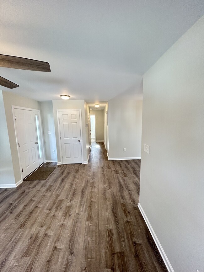 Foto del edificio - 435 Wakefield Dr