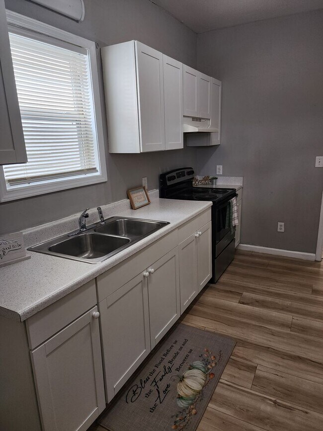 Building Photo - Single Family 3BR 1BA