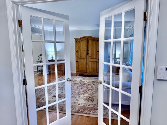 Building Photo - 2730 Wildwood Cir