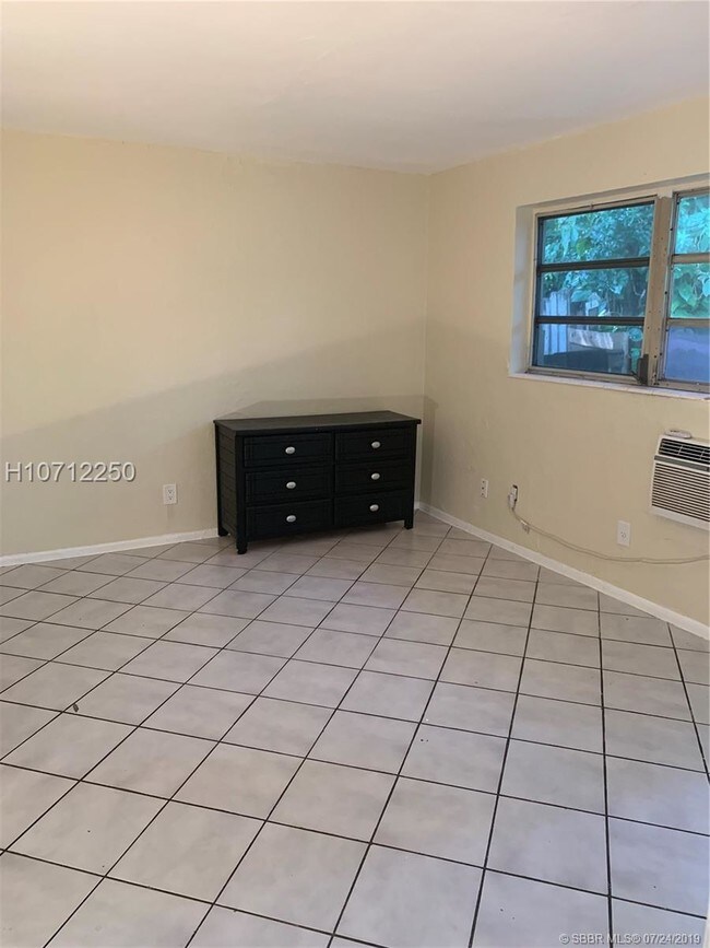 Foto del edificio - 636 SW 14th Terrace