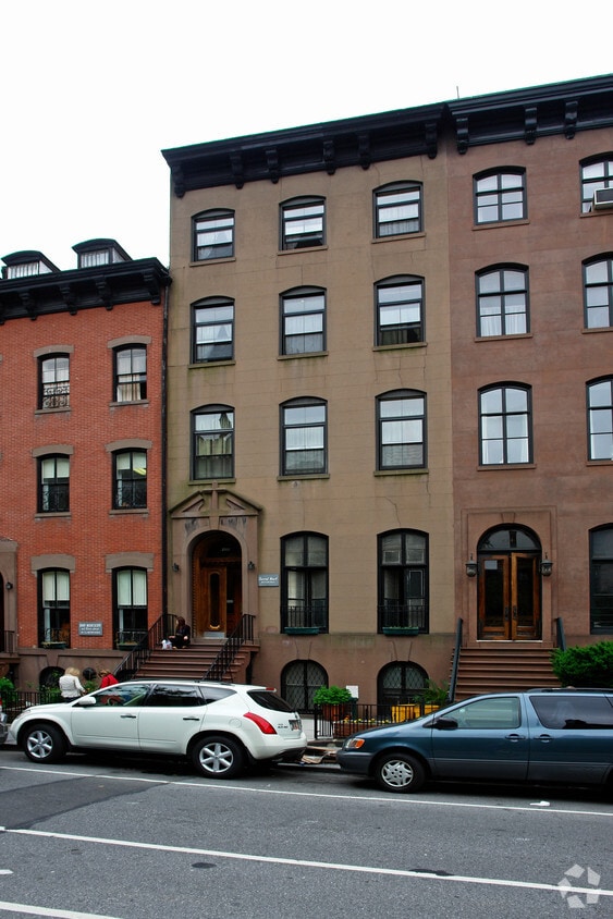 Building Photo - 432 W 20th St