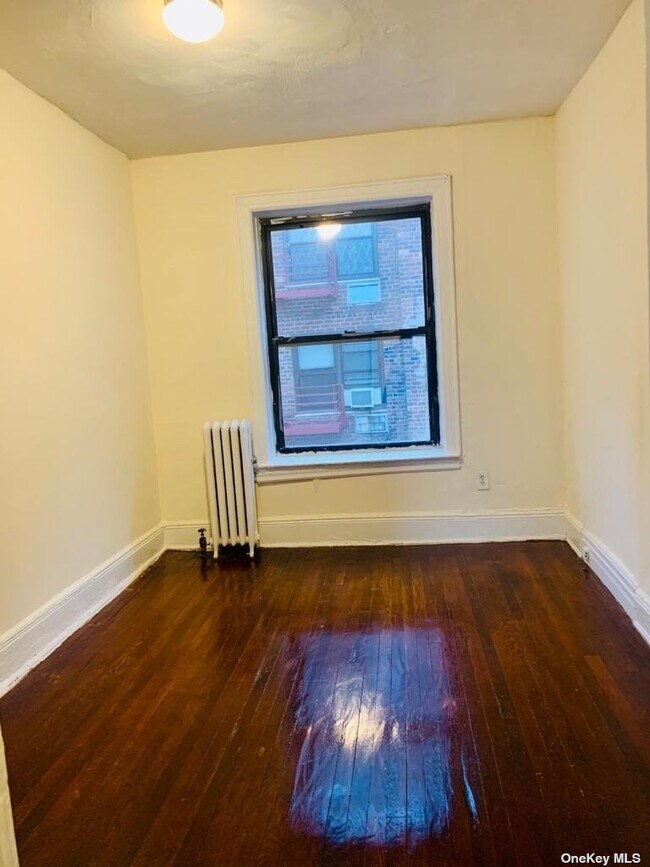 Building Photo - 143-56 Roosevelt Ave