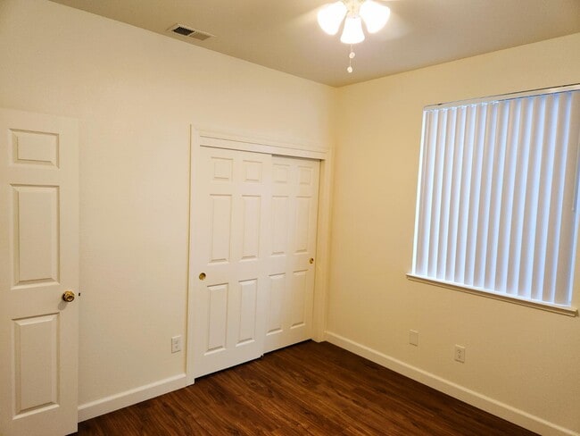 Building Photo - 4624 Stern Dr