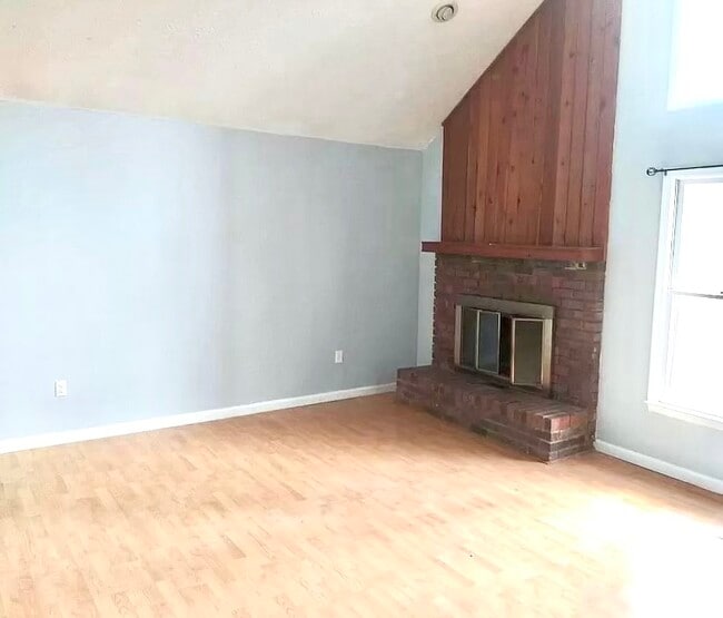 Photo - 105 Flannigans Pl House