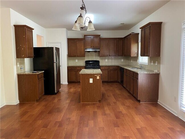 Building Photo - 3355 Earhart Way