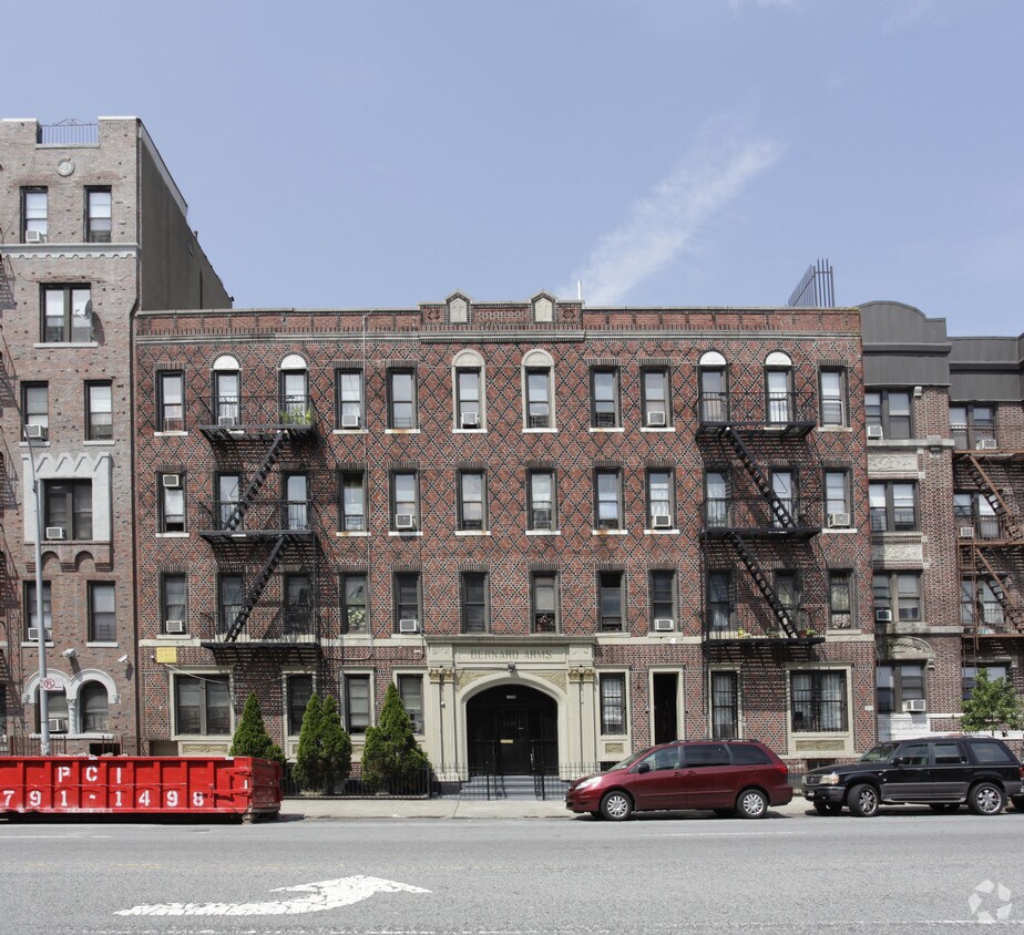 Building Photo - Bernard Arms