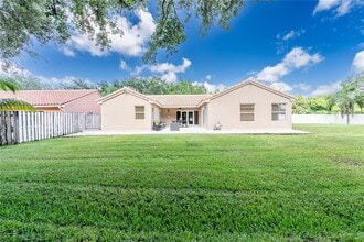 Building Photo - 1840 SW 135th Way