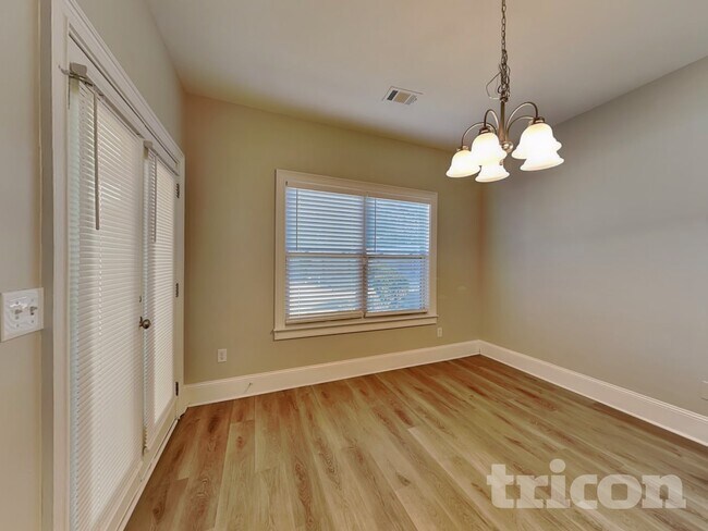 Building Photo - 317 Frostwood Trail