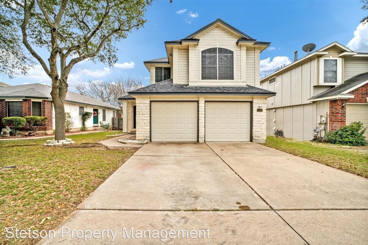 3 br, 2.5 bath House 17842 Loch Linnhe Loop House Rental in