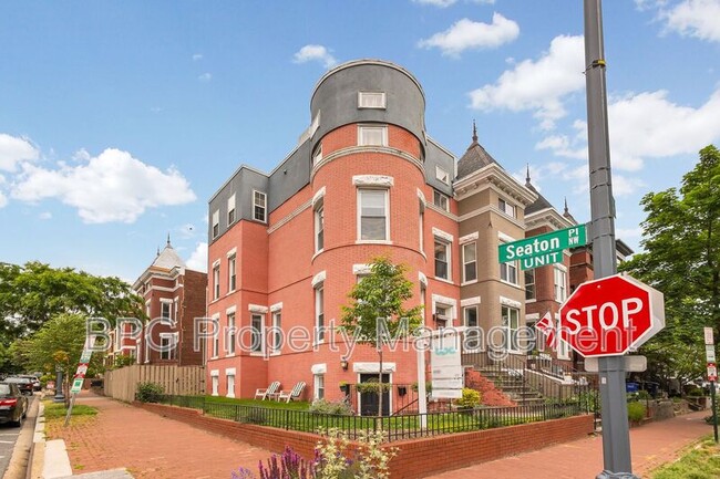 Building Photo - 1819 1st St NW