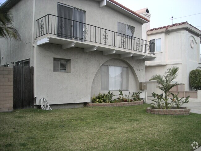 Building Photo - 2215 Clark Ln