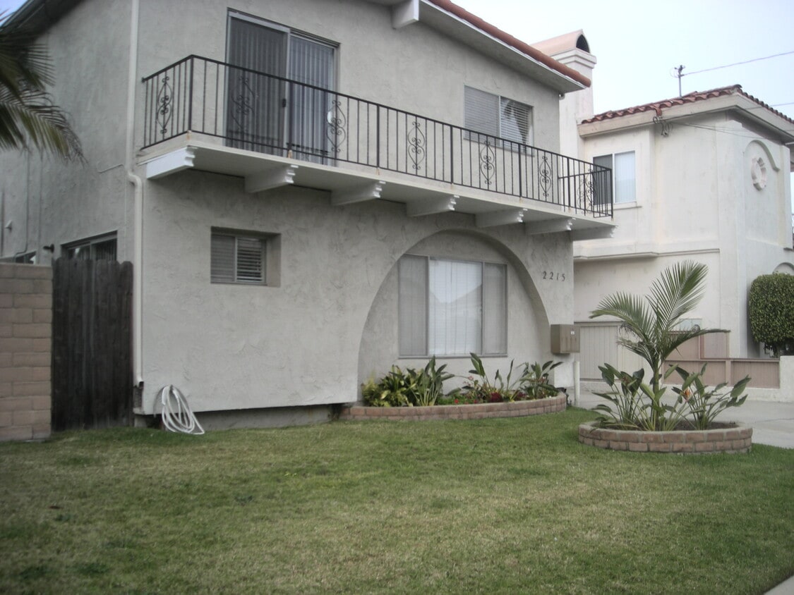 Primary Photo - 2215 Clark Ln