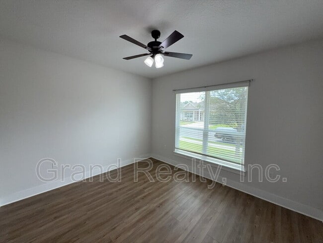 Building Photo - 5869 Danbury Blvd