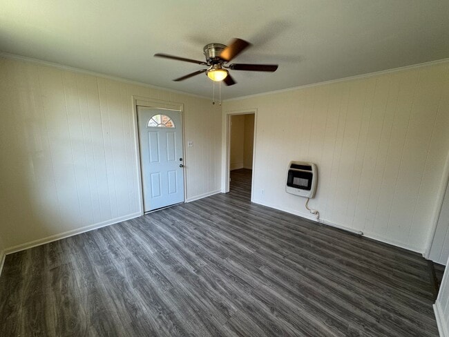 Building Photo - 1/1 House in Celanese- $850
