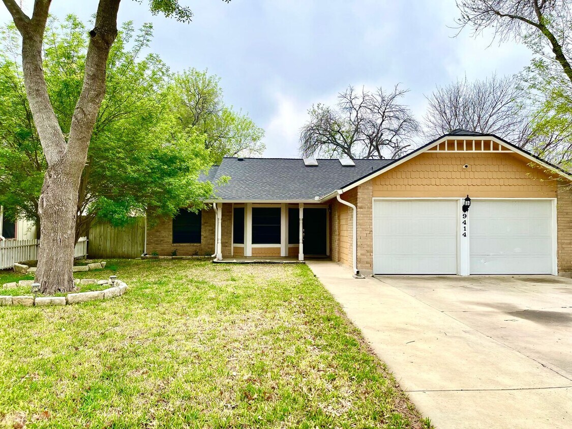 Primary Photo - 4 bedrooms and 2 bathrooms in the New Terr...
