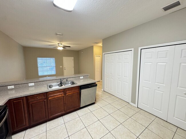Building Photo - GORGEOUS, 3/2 Ready for Move-in!