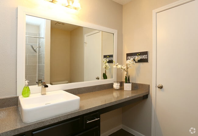 2BR-1BA Bathroom - Balcones Club