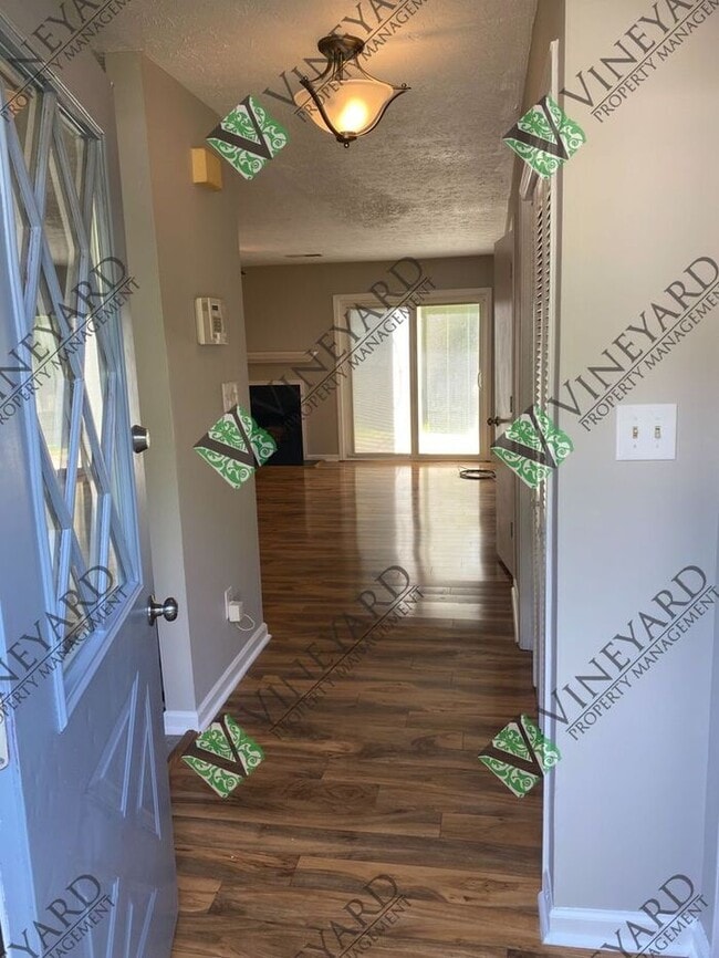 Building Photo - 2 Bed/2.5 Bath Townhome- Great Marietta Lo...