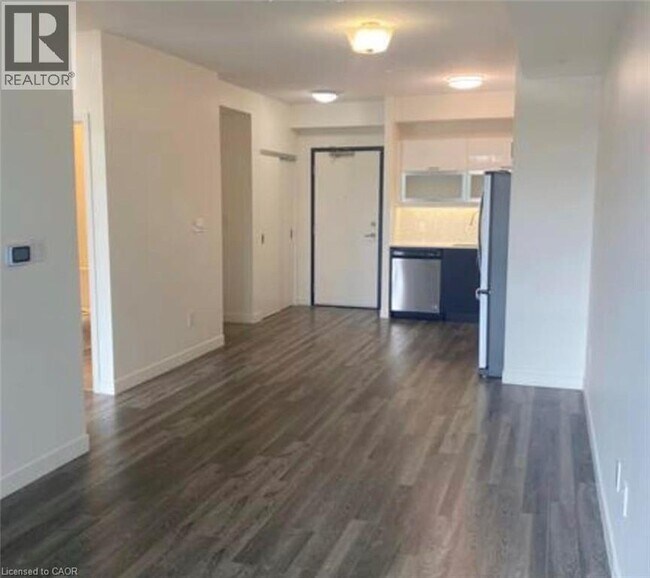 Building Photo - 128 King St N