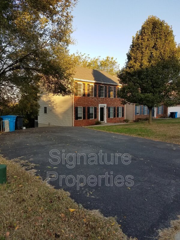 Foto del edificio - 4812 Nelms Ln NE