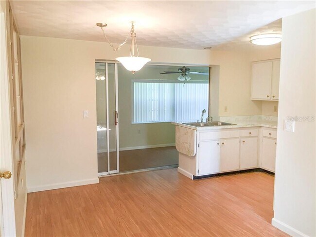 Foto del edificio - 4308 Hymount Ave