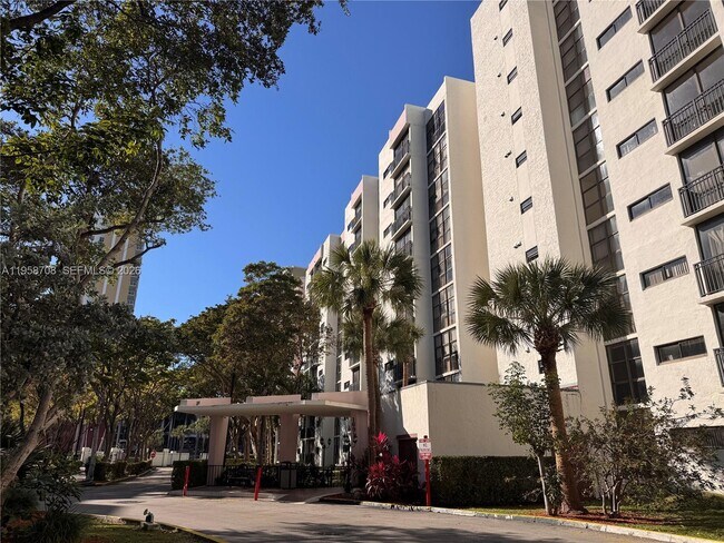 Foto del edificio - 16919 N Bay Rd