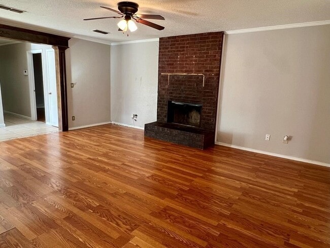 Building Photo - 3858 Scott St