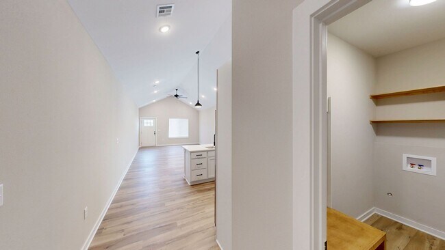 Foto del edificio - Beautiful New Construction 3 BR Townhome i...