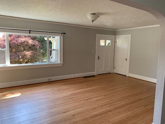 Foto del edificio - 2bed/1 Bath Bungalow in Rose City/Alameda