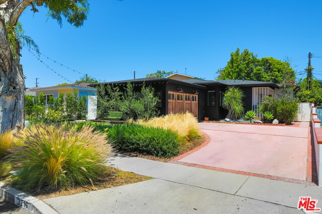 Primary Photo - 3216 Rosewood Ave