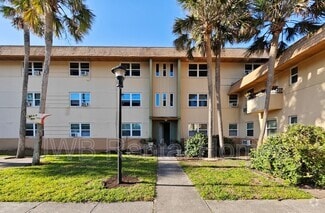 Building Photo - 224 16th Ave N