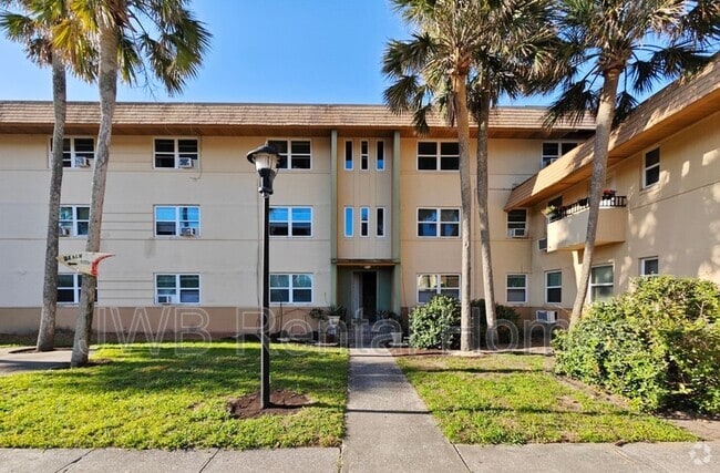 Building Photo - 224 16th Ave N