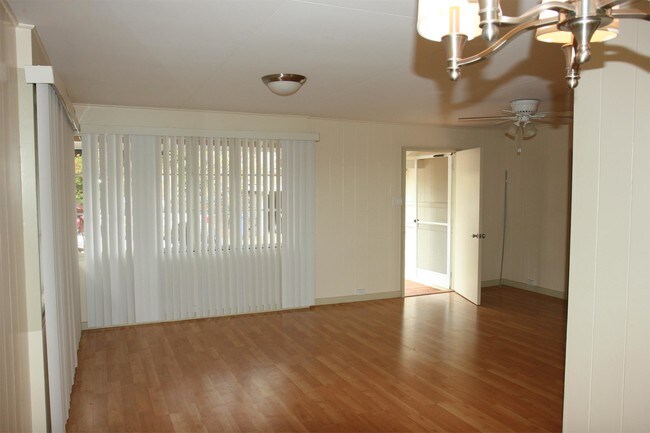 Foto del edificio - 99-563-563 Kaulainahee Pl