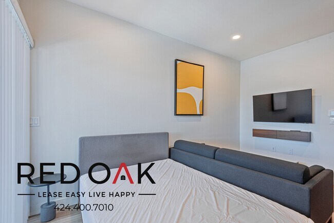 Foto del edificio - 7810 Topanga Canyon Blvd