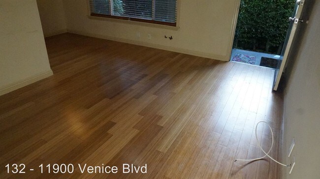 Foto del edificio - 11900 Venice Blvd