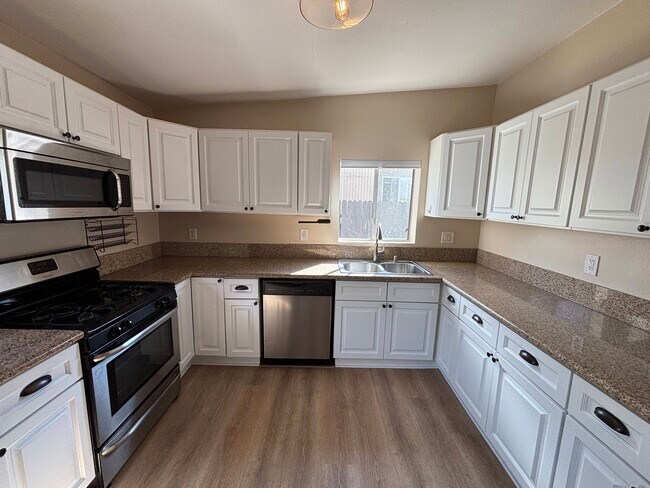 Foto del edificio - 215 S Avenue 58