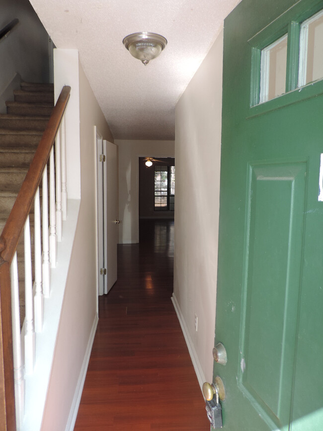 Foto del edificio - 787 Stevens Creek Rd