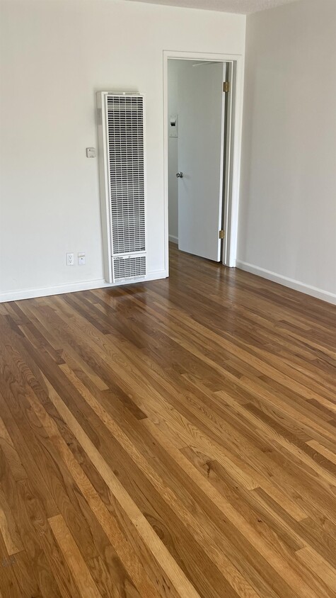 Foto principal - 3355 Manning Ave