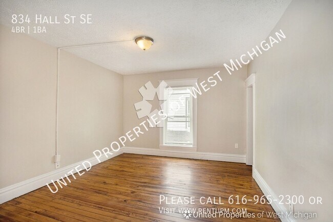 Building Photo - Available Now| Cute & Cozy 4 Bedroom, 1 Ba...