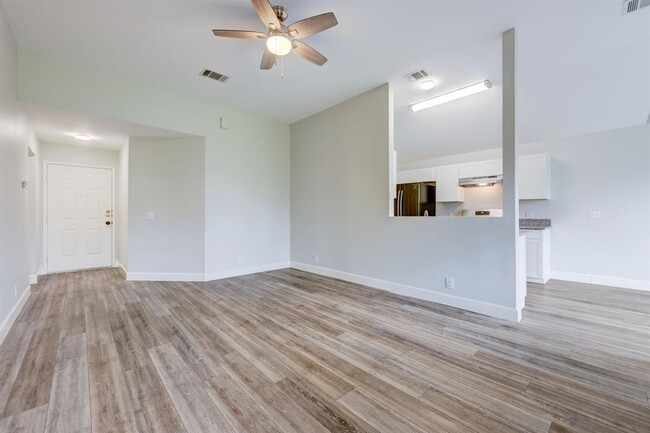 Building Photo - 107 Meadowside Dr