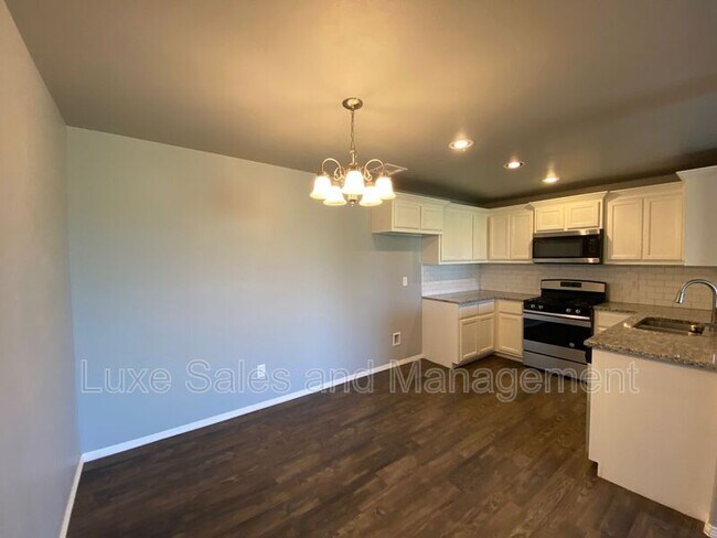 Foto del edificio - 491-495 Washington Ave NW