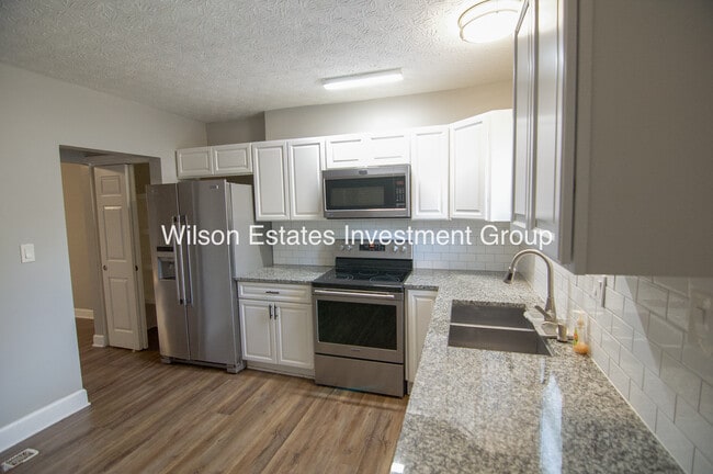 Building Photo - 213 Midland Ave