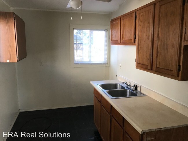 Building Photo - 3 br, 1 bath House - 1042 S.. Hampton Rd.