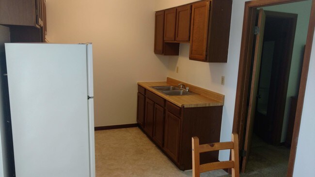 Kitchen - 3121 W 40th St